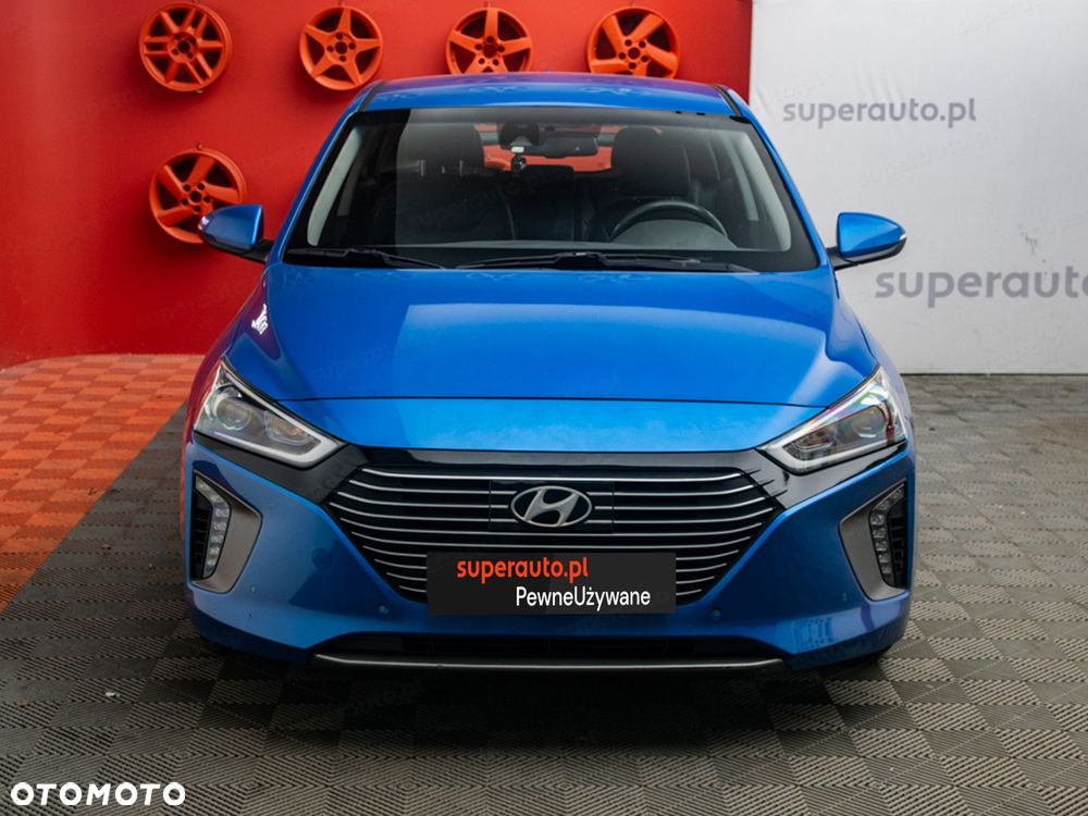 Hyundai IONIQ - 3