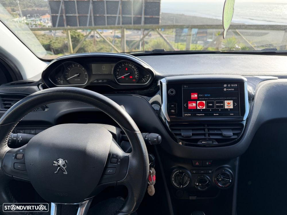 Peugeot 208 1.2 PureTech Signature - 15