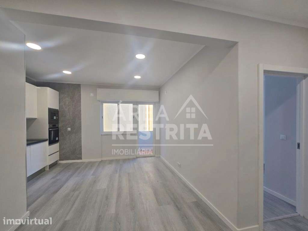 Apartamento T1, Remodelado, no centro da Amadora - Grande imagem: 3/17