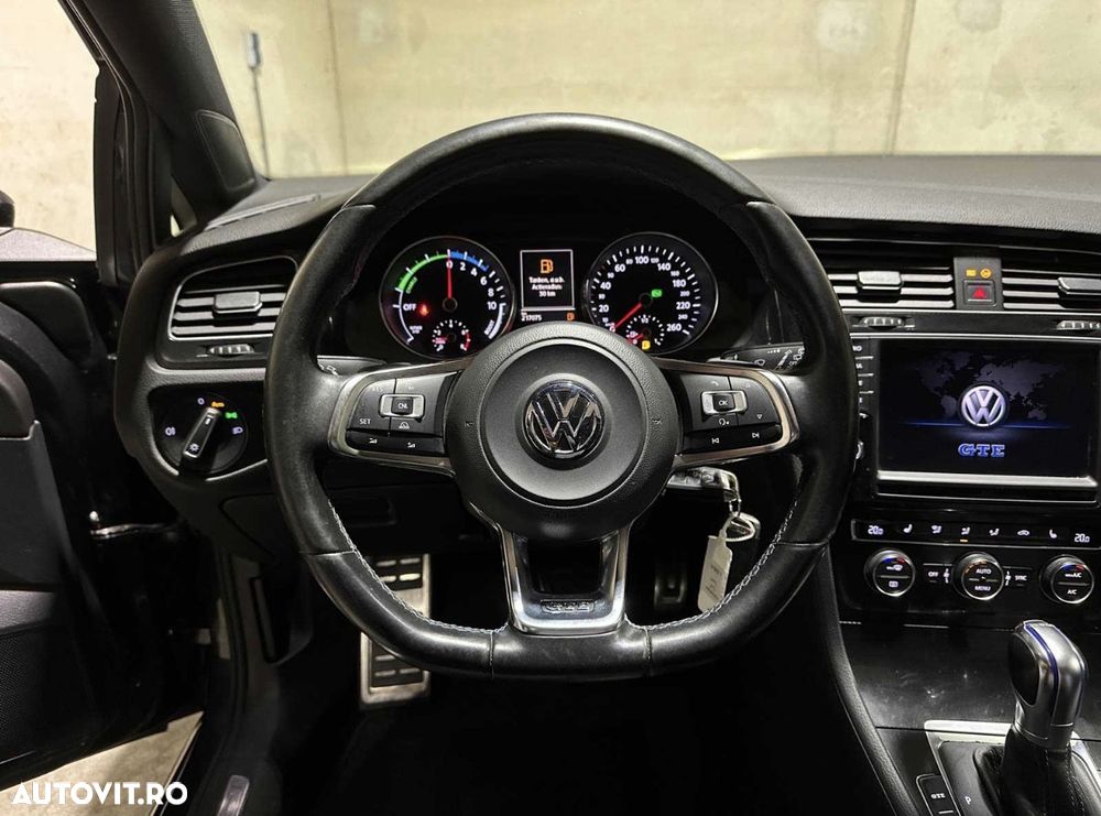 Volkswagen e-Golf - 10