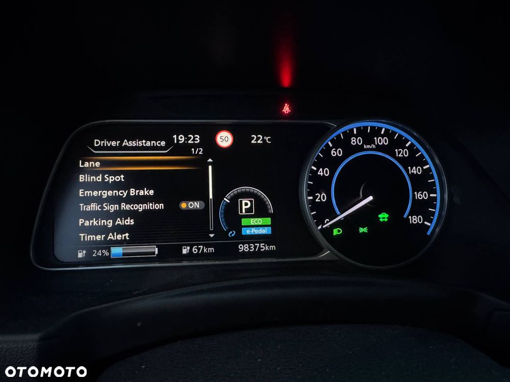 Nissan Leaf - 25
