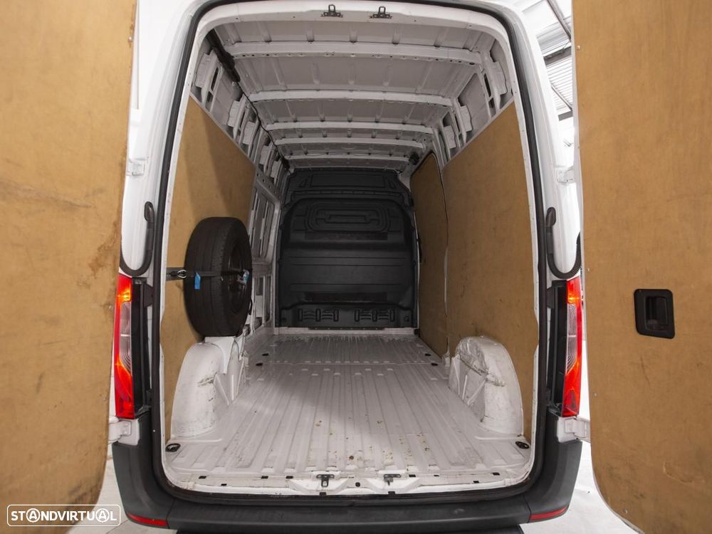 Mercedes-Benz E-SPRINTER - 7