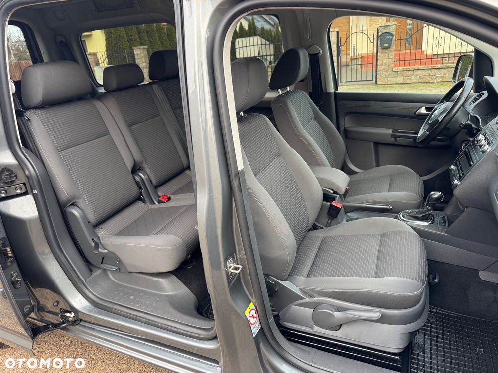 Volkswagen Caddy Maxi Trendline Mixt DSG - 32