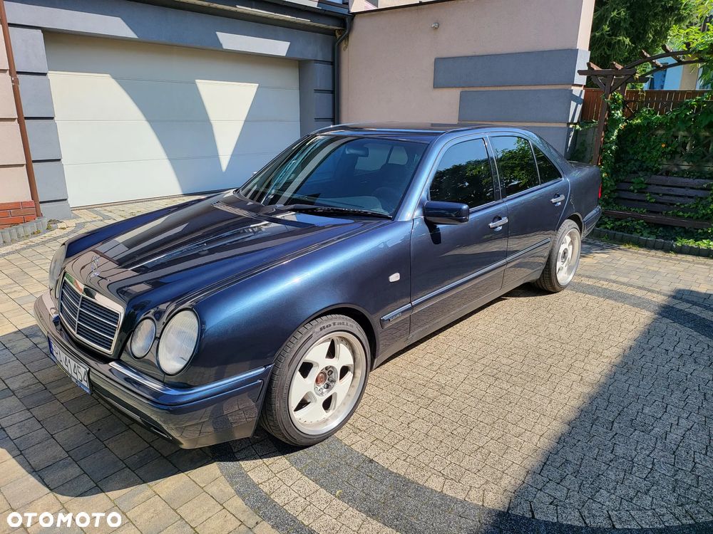 Mercedes-Benz Klasa E 250 TD Elegance - 9