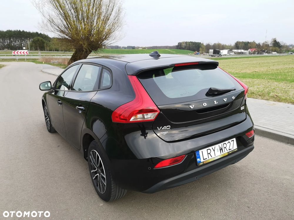 Volvo V40 D2 Momentum - 35