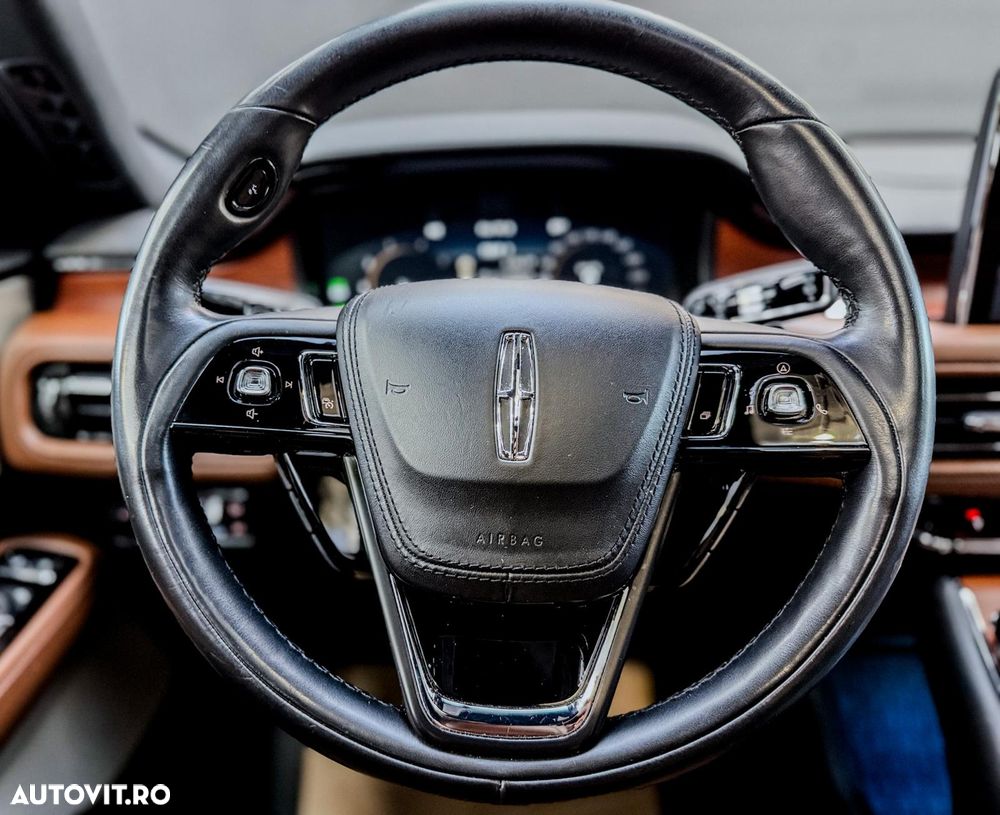 Lincoln Aviator - 16