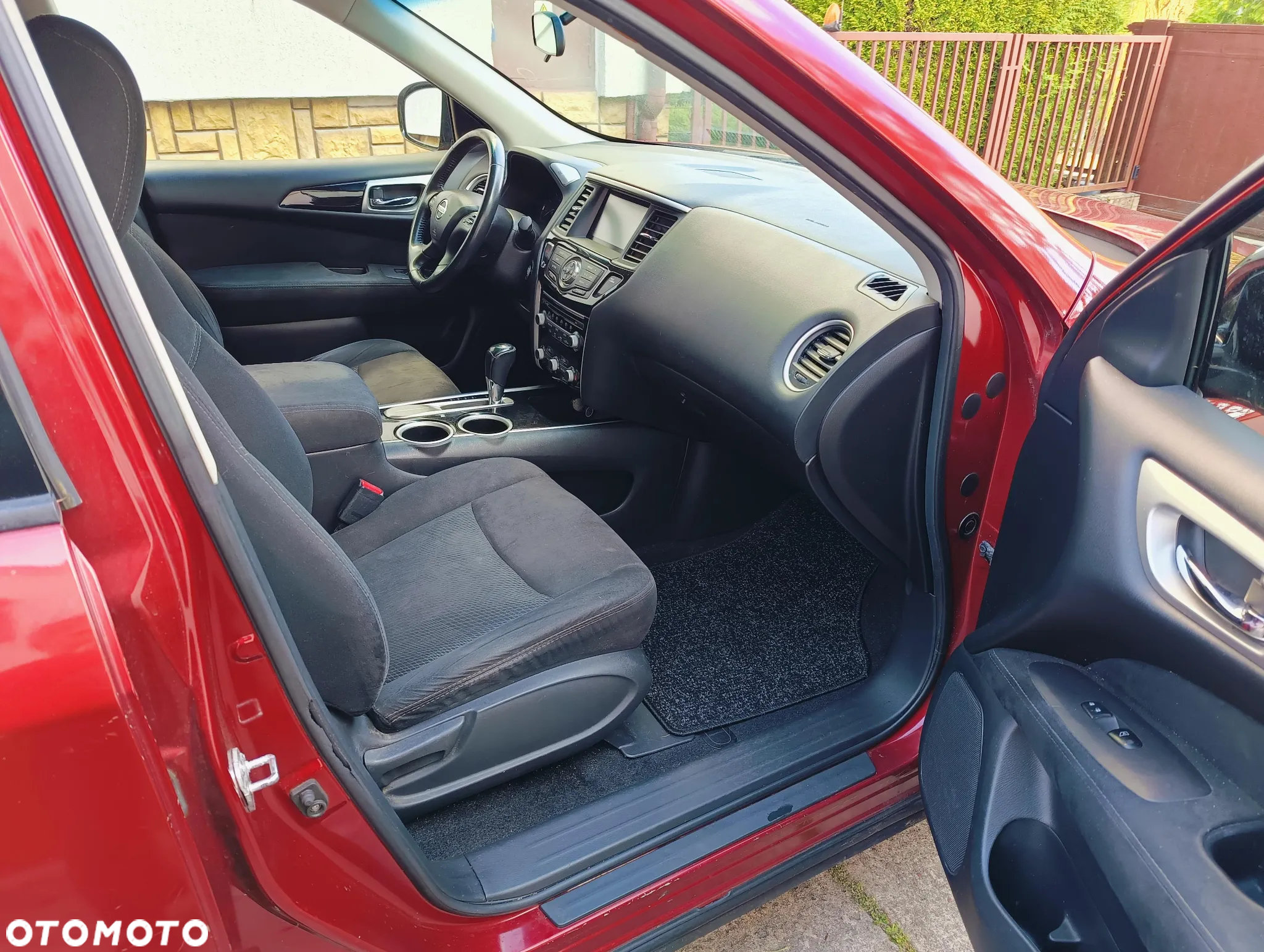 Nissan Pathfinder - 27