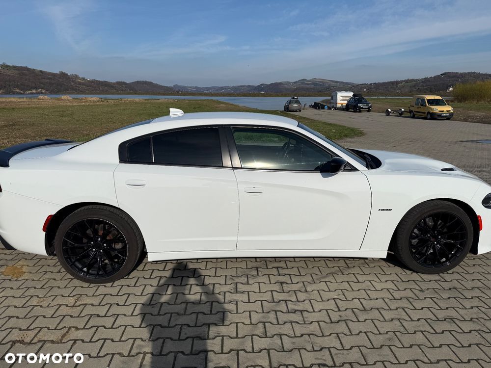 Dodge Charger 5.7 R/T - 12