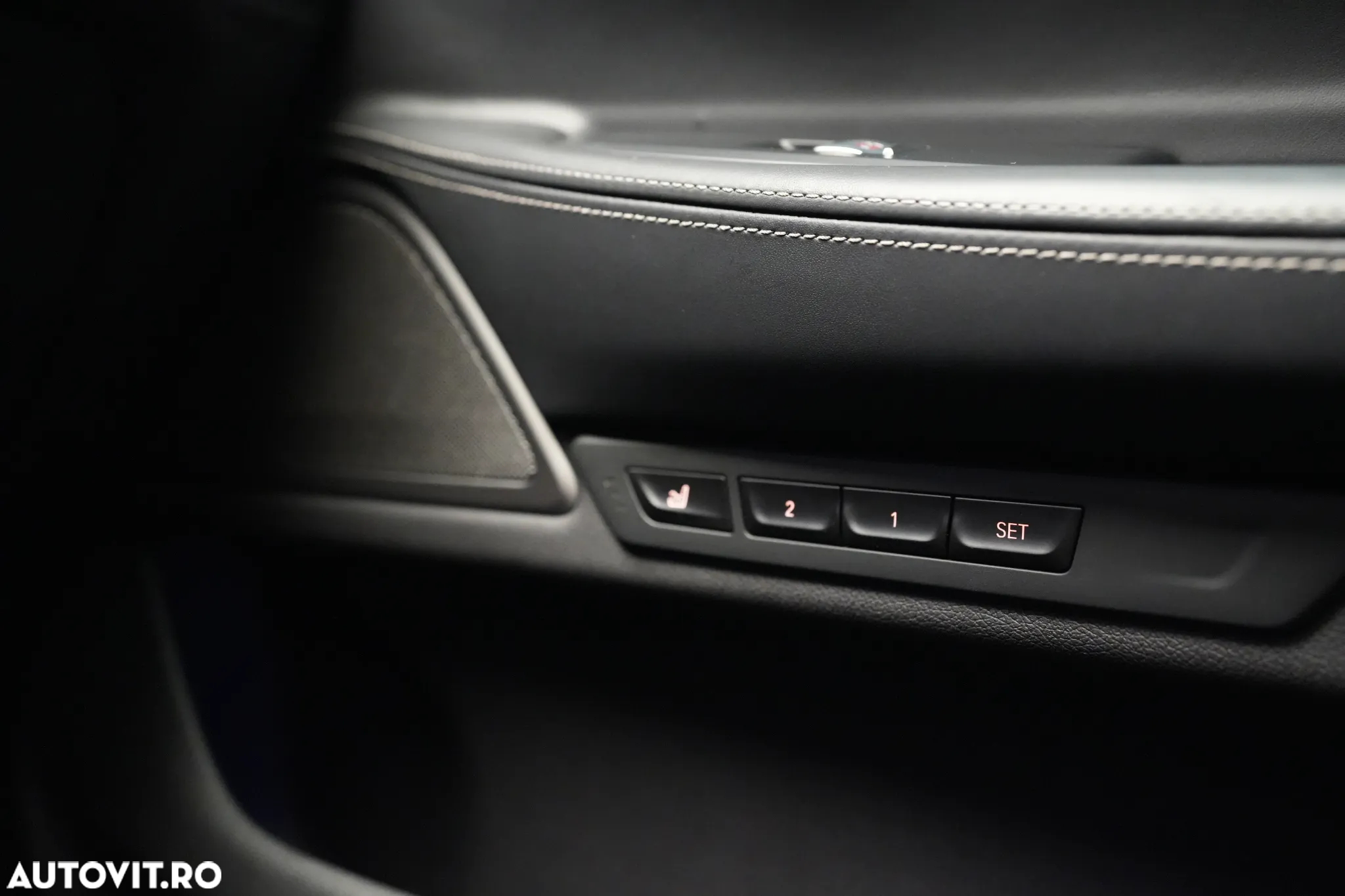 BMW Seria 7 740d xDrive MHEV - 31