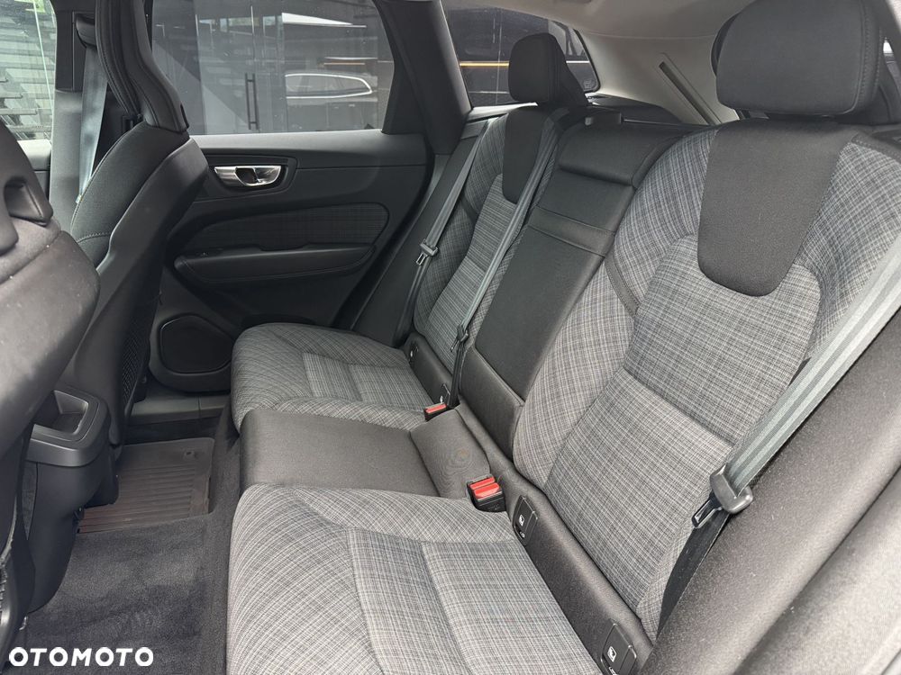 Volvo XC 60 B5 B AWD Momentum Pro - 15