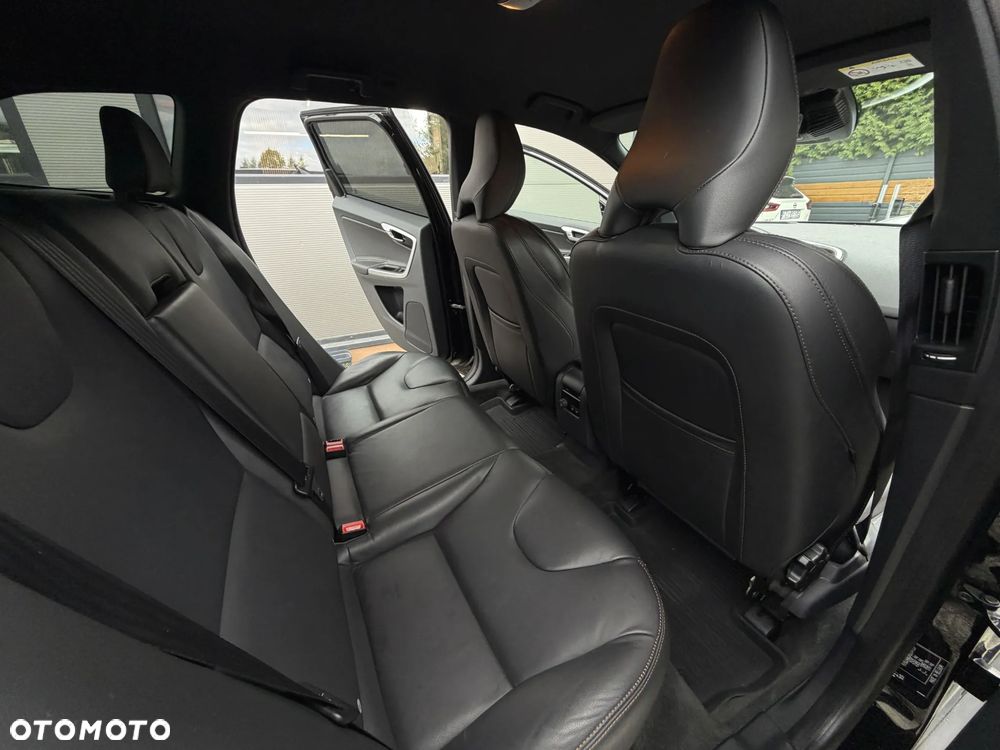 Volvo XC 60 D4 Geartronic Summum - 17