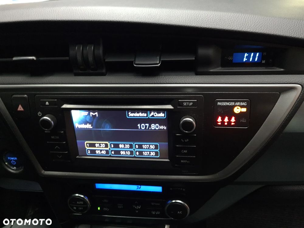 Toyota Auris 1.8 HSD Prestige NAVI - 25