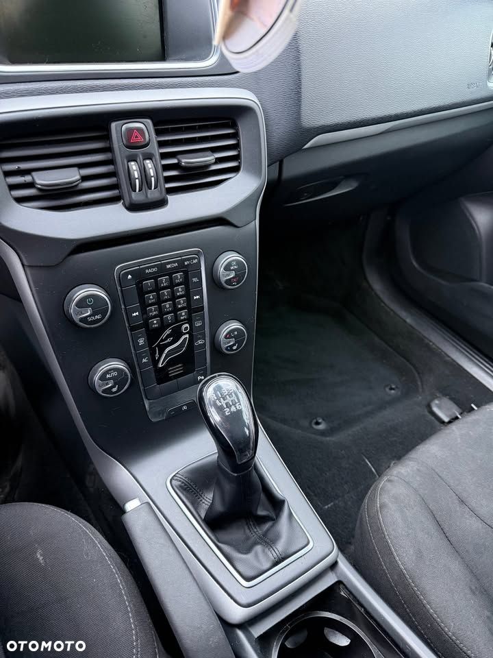 Volvo V40 D2 Momentum - 4