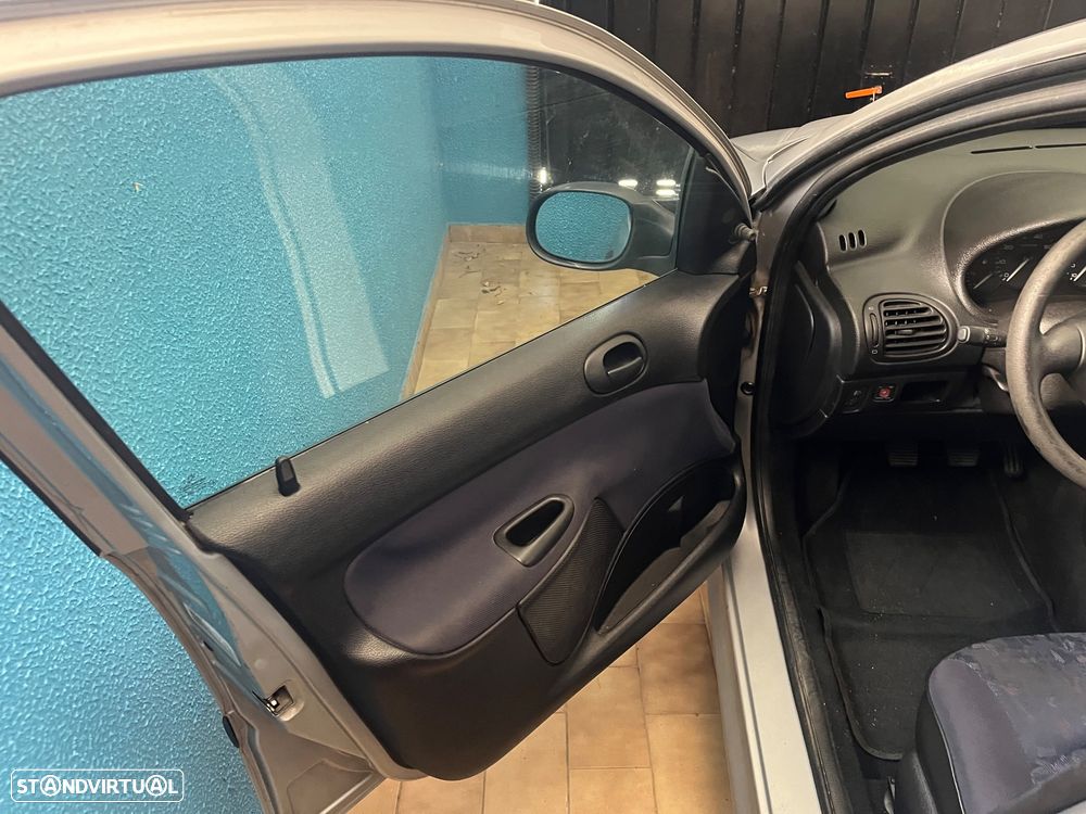 Peugeot 206 1.1 XR - 12