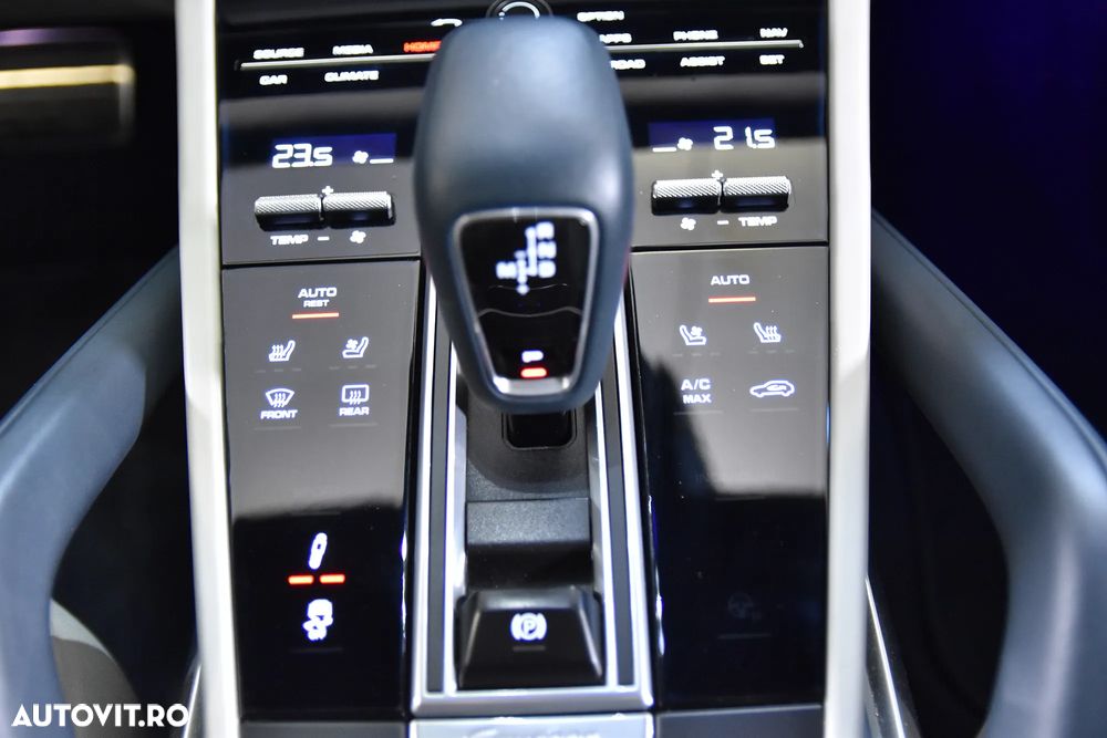 Porsche Cayenne Turbo - 18