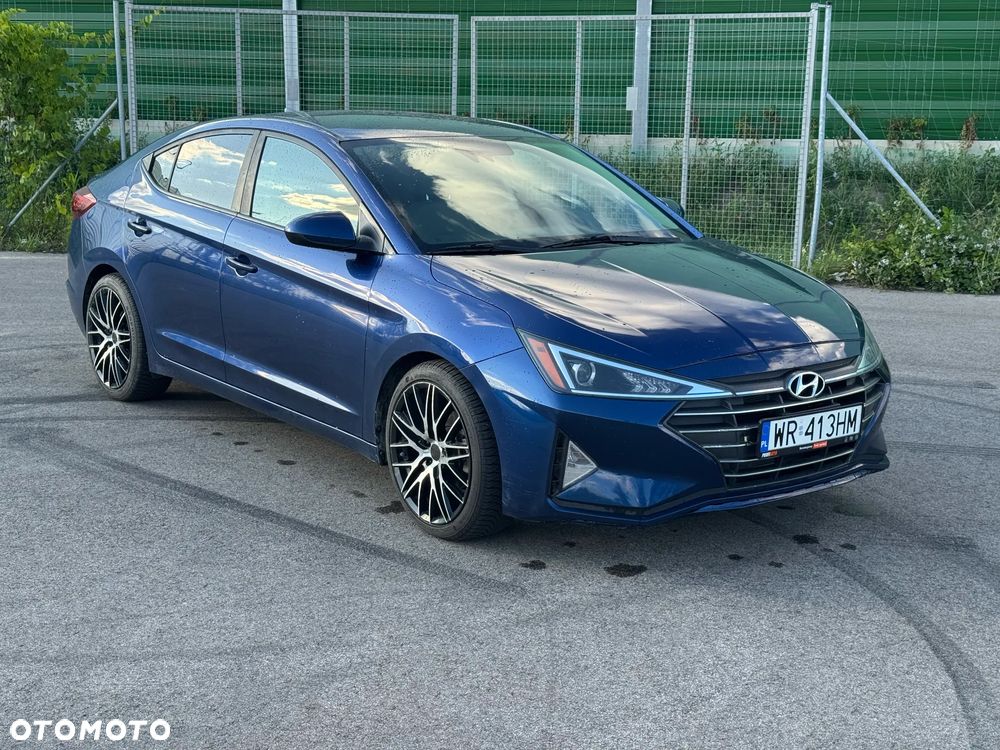 Hyundai Elantra - 3