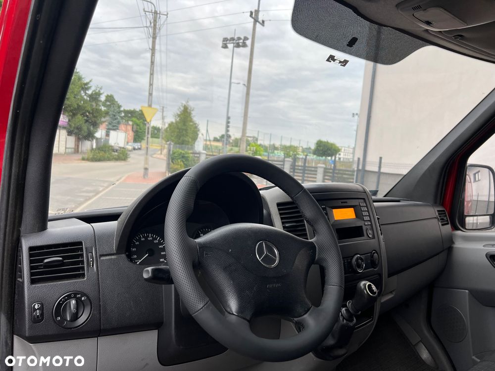 Mercedes-Benz Sprinter - 13