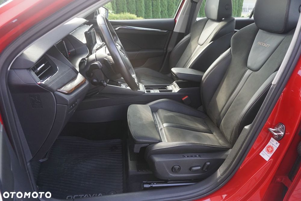 Skoda Octavia 2.0 TDI DSG 4x4 Scout - 24