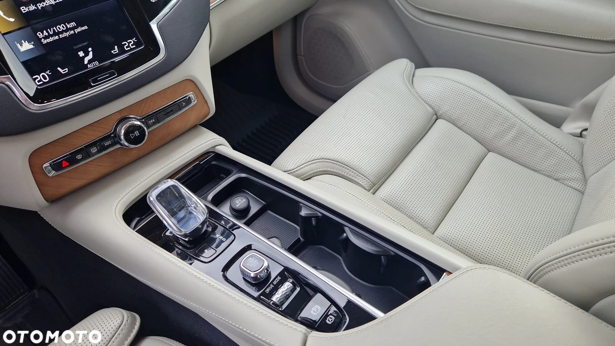 Volvo XC 90 T8 AWD Plug-In Hybrid Inscription 6os - 26