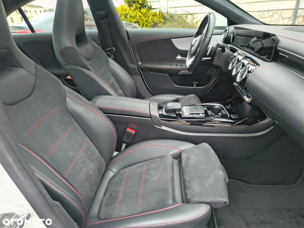Mercedes-Benz CLA AMG 35 4Matic B AMG Speedshift 7G-DCT - 23