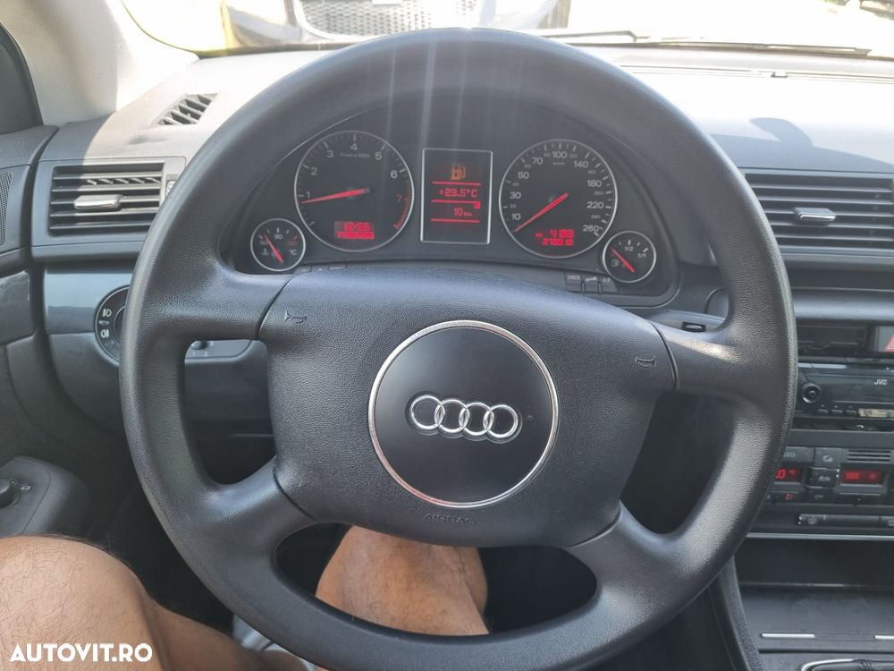 Audi A4 Limuzina - 10