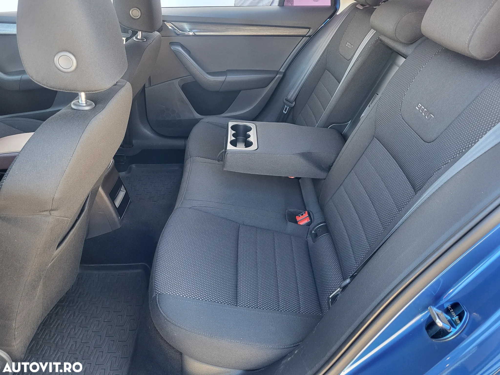 Skoda Octavia 2.0 TDI 4x4 DSG Scout - 11