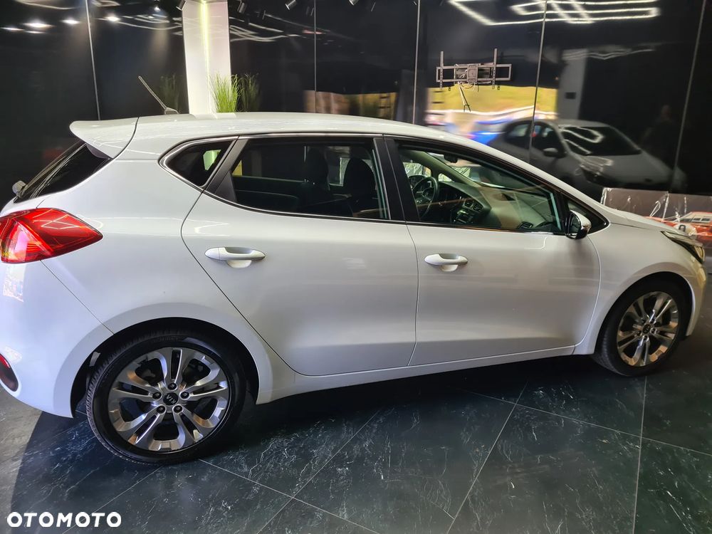 Kia Ceed 1.6 CRDi ISG Spirit - 10