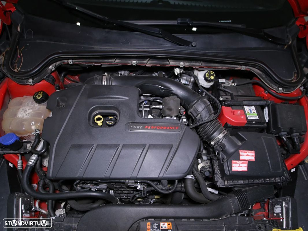 Ford Focus 2.3 EcoBoost S&S ST - 14