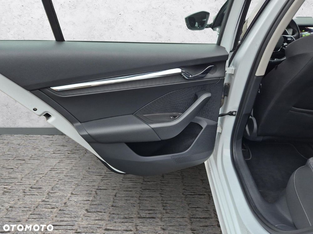 Skoda Octavia 2.0 TDI Style DSG - 27