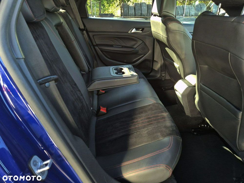 Peugeot 308 BlueHDi FAP 180 EAT8 Stop & Start GT - 25