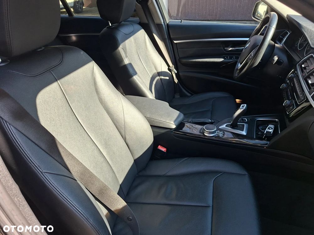 BMW Seria 3 320d Luxury Line - 9
