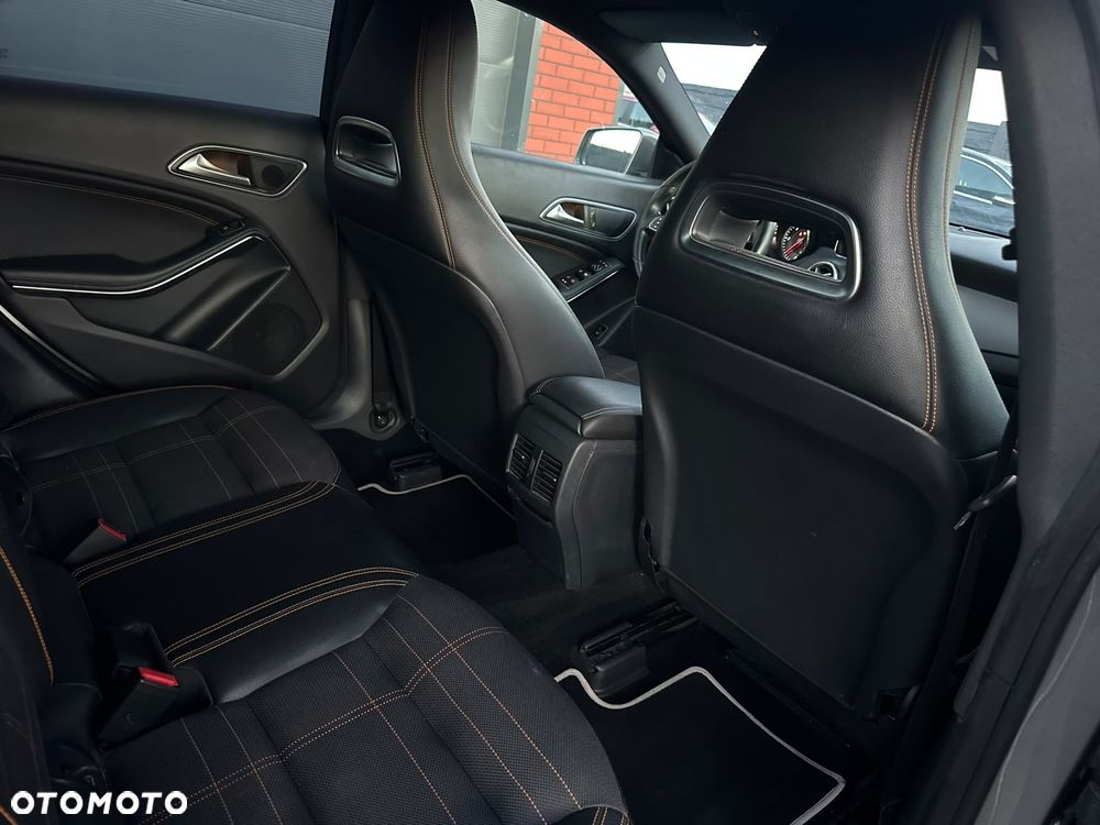 Mercedes-Benz CLA 180 d - 13