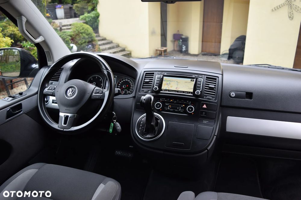 Volkswagen Multivan - 16