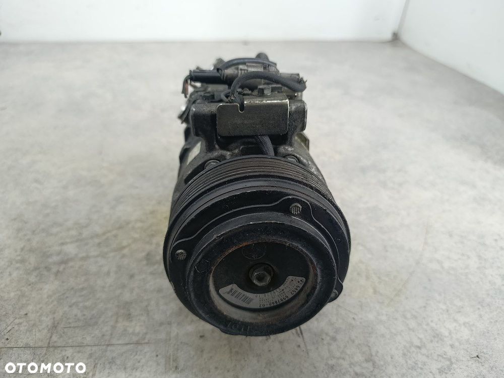 POMPA, SPRĘŻARKA KLIMATYZACJI BMW 1 E87 447260-1851 6987862 DENSO 2.0 D - 6