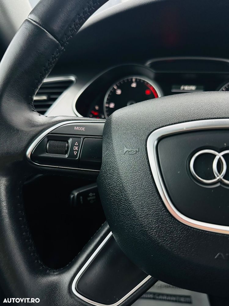 Audi A4 2.0 TDI DPF multitronic Attraction - 33