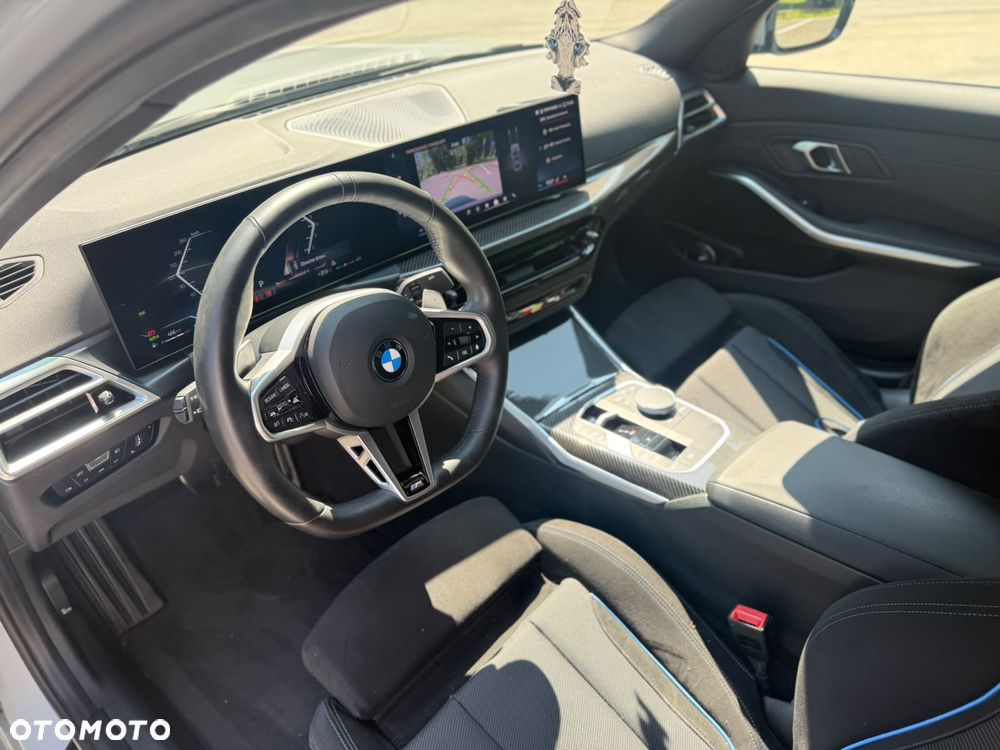 BMW Seria 3 330i xDrive M Sport - 16