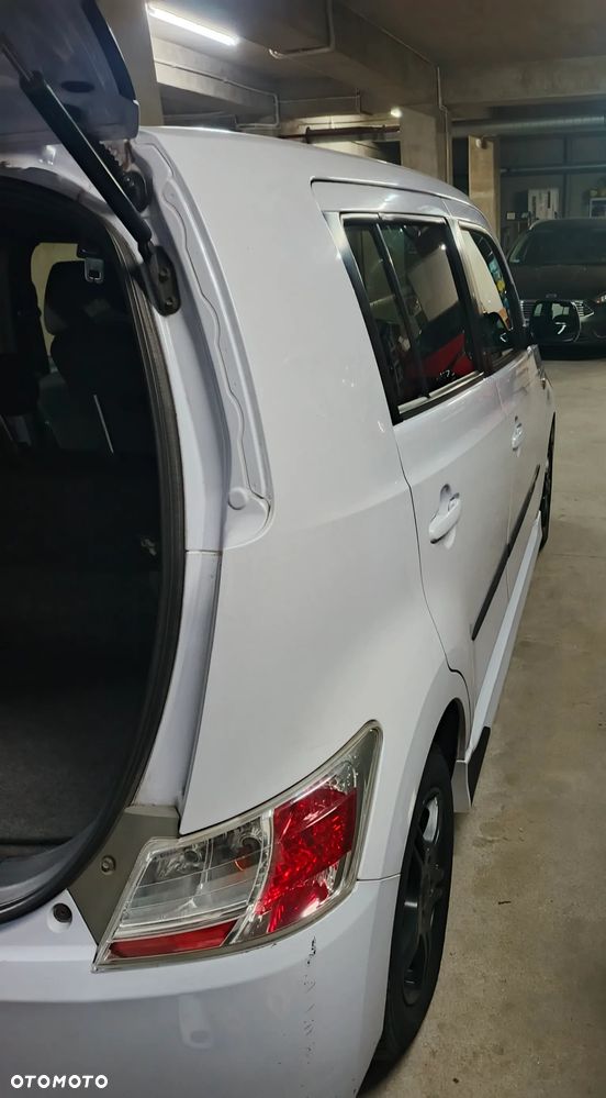 Daihatsu Materia - 15