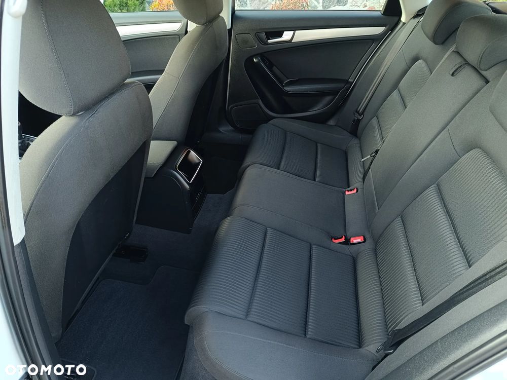 Audi A4 Avant 2.0 TDI - 10