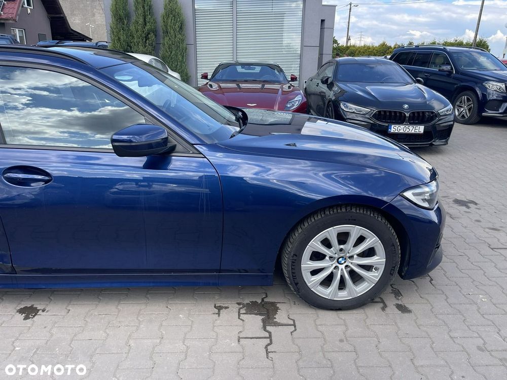 BMW Seria 3 318d - 4