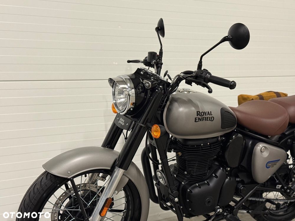 Royal Enfield Classic - 22