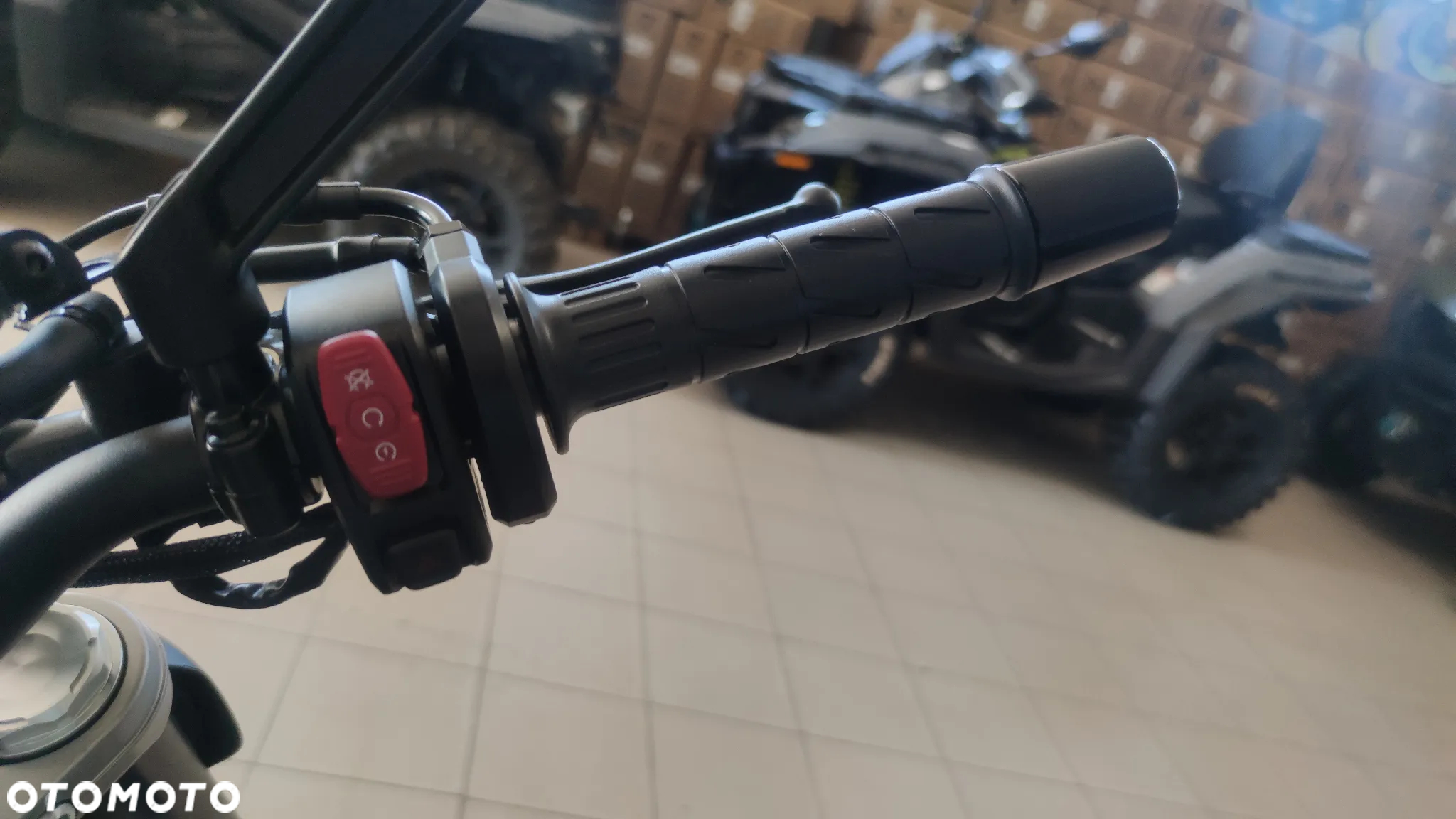 CFMoto NK - 10