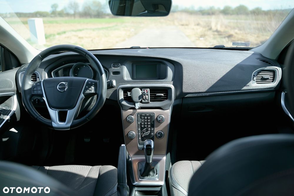 Volvo V40 D2 - 11