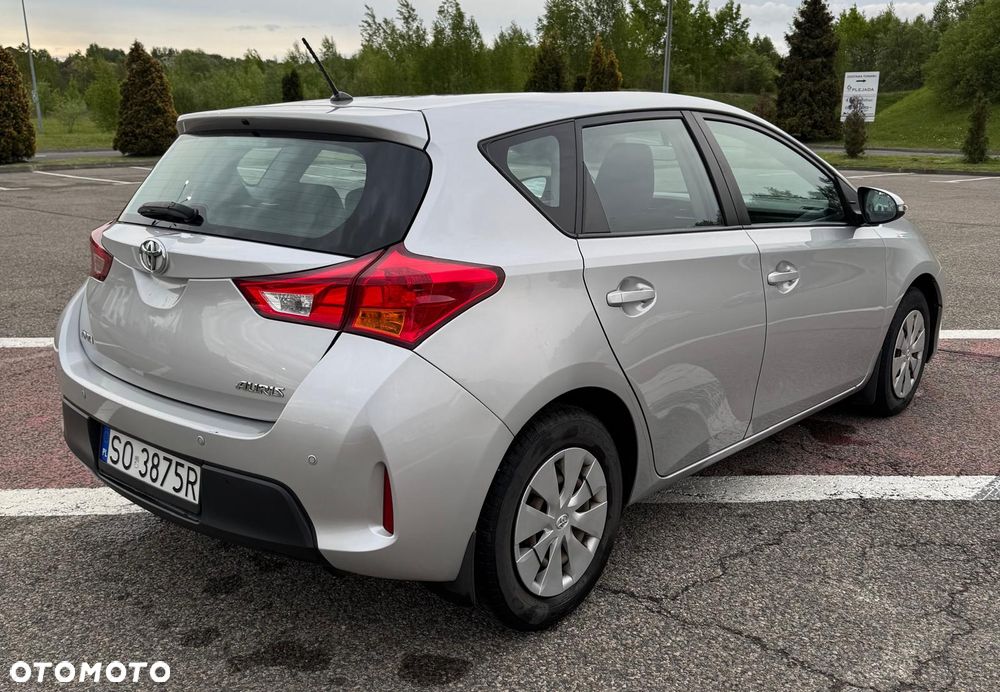 Toyota Auris 1.33 VVT-i Active - 4