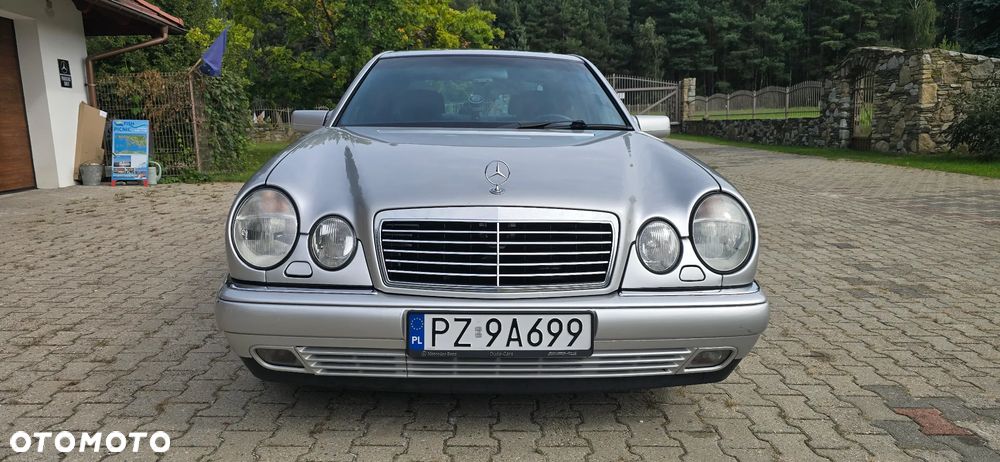 Mercedes-Benz Klasa E - 2
