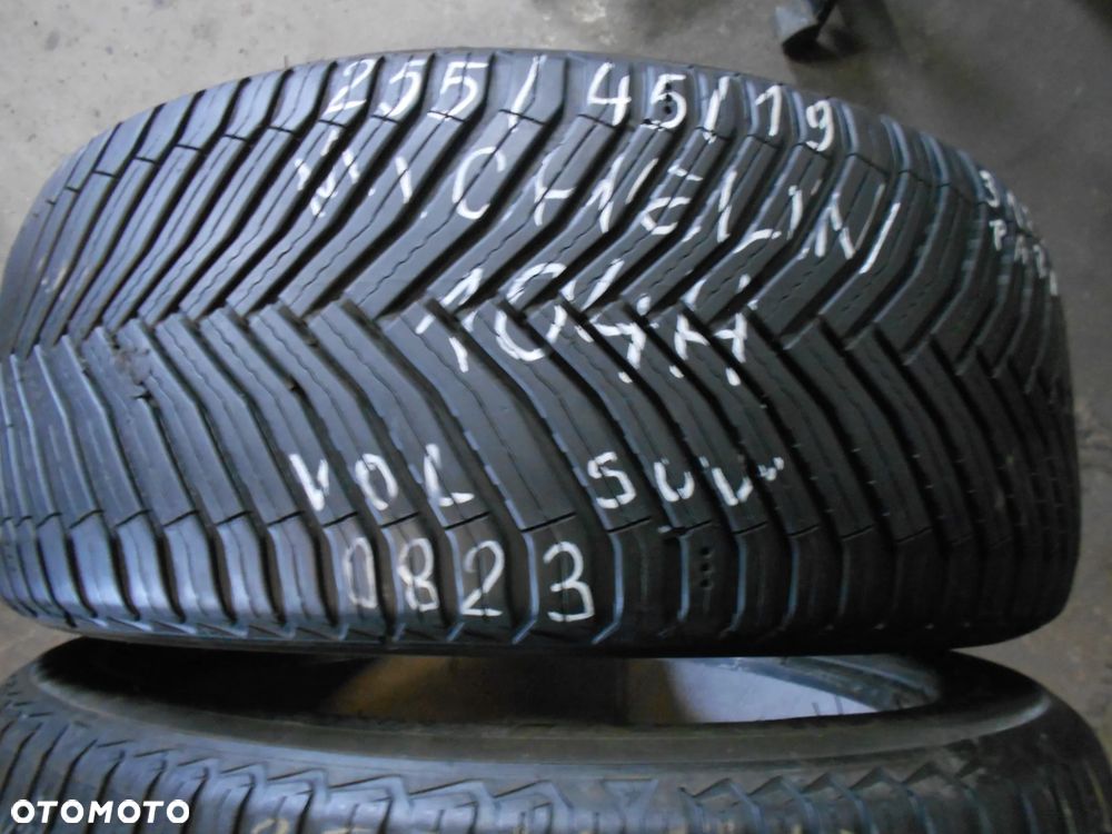 OPONY 255/45R19 MICHELIN CROSSCLIMATE 2 SUV VOL DOT 0823 / 3122 7MM - 4