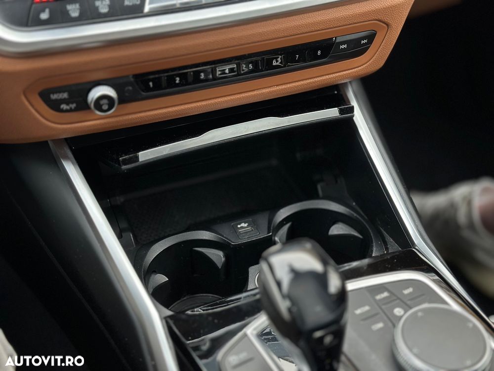 BMW Seria 3 330e Aut. - 37