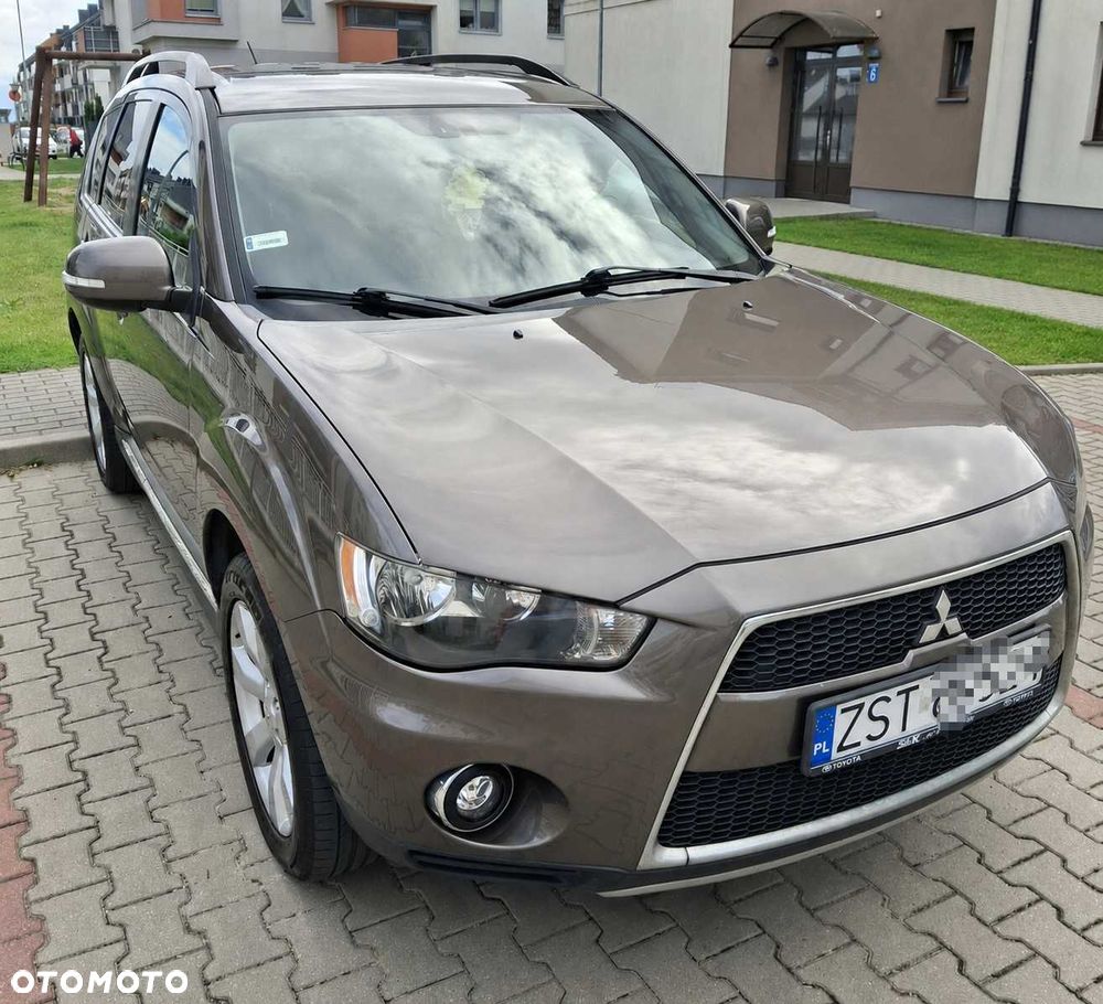 Mitsubishi Outlander - 1