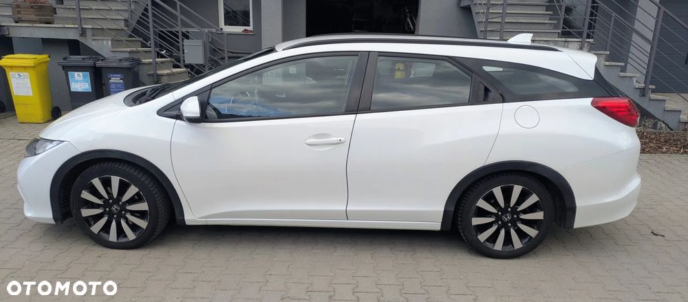 Honda Civic 1.6 i-DTEC Lifestyle Black Edition - 1