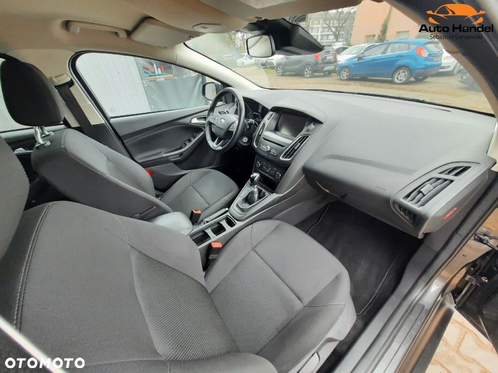 Ford Focus Turnier 1.5 EcoBoost Start-Stopp-System TITANIUM - 32