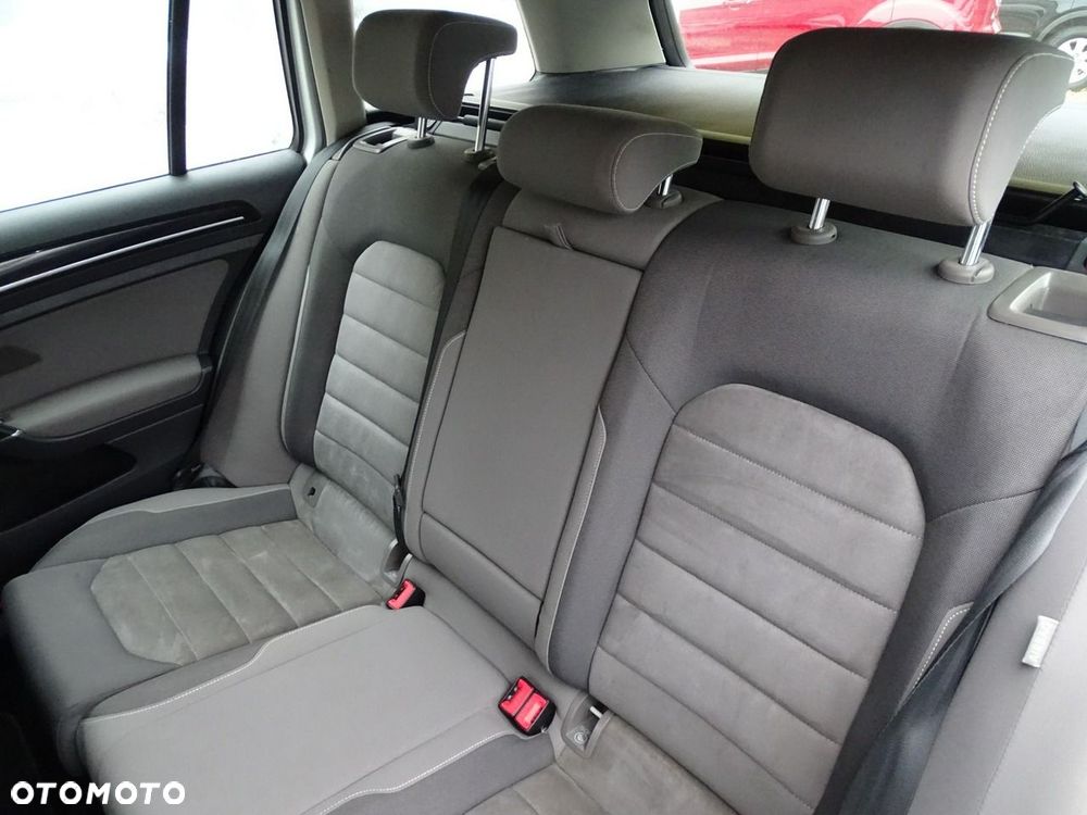Volkswagen Golf - 24